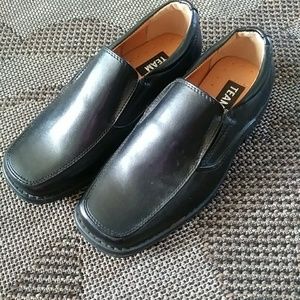 Team Boys dress shoes size 1